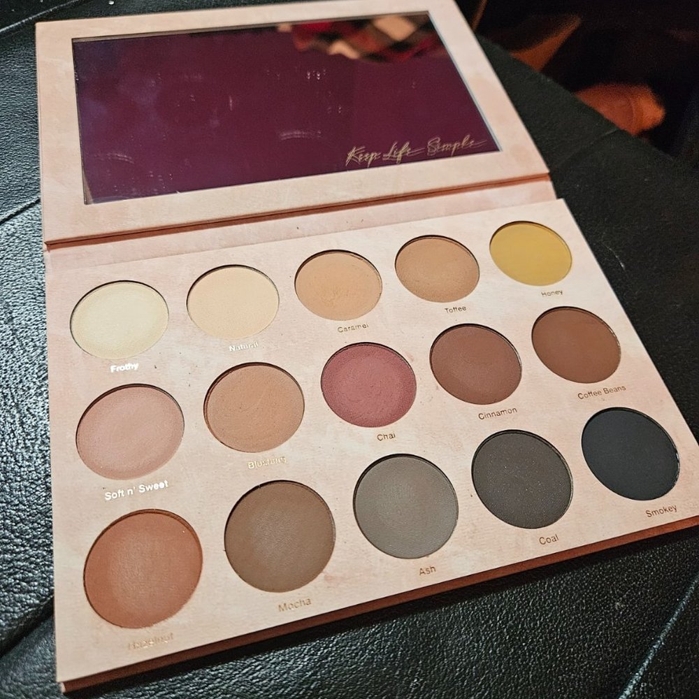 Dominique Cosmetics Transitions Palette